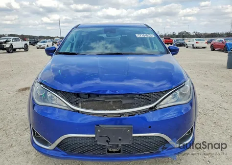 2020 Chrysler Pacifica Touring z USA, uszkodzony, nr VIN 2C4RC1FG3LR124248